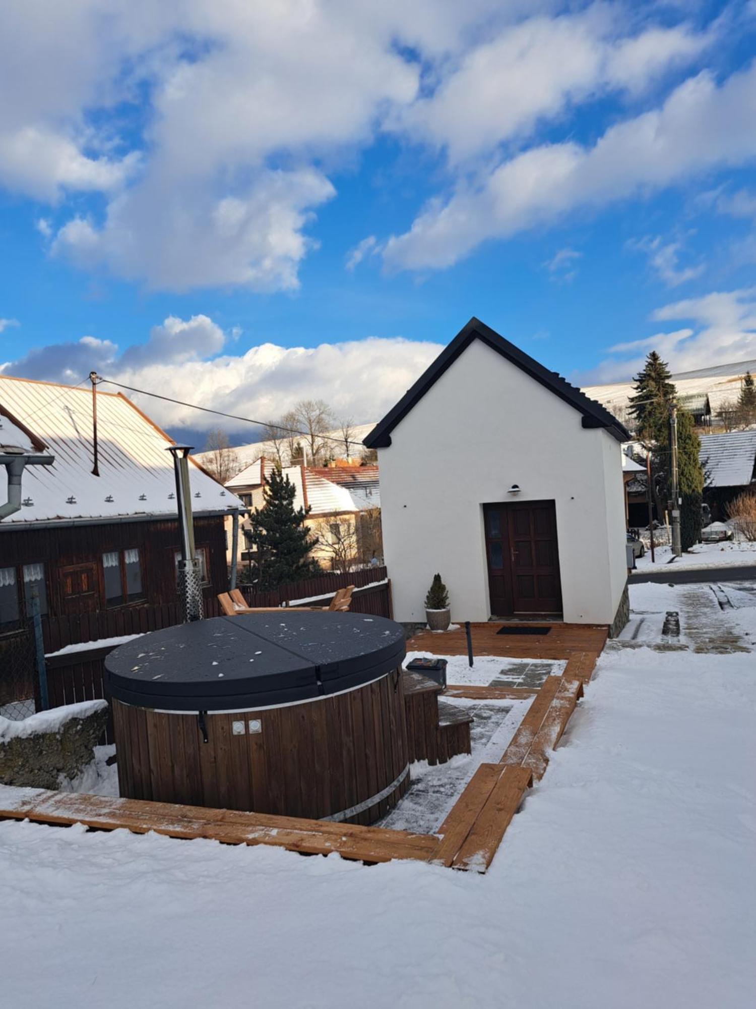 Tiny Cottage Slovakia Liptovsky Trnovec Exterior photo